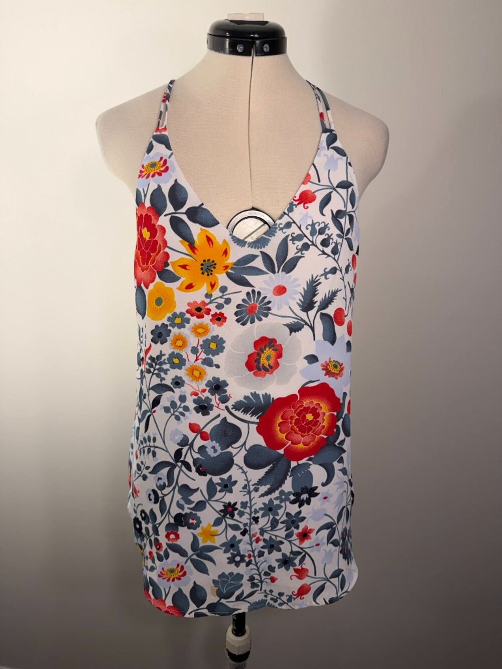 White floral print camisole Top in a Loft style size S